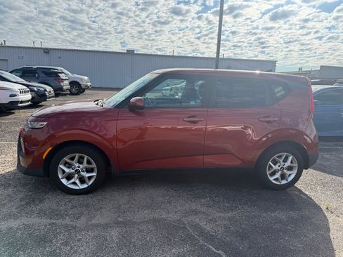 Used 2021 Kia Soul S FWD image 4