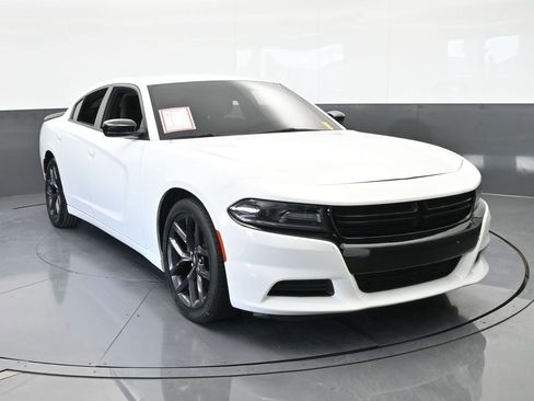 Used 2021 Dodge Charger SXT w/ Blacktop Package image 9