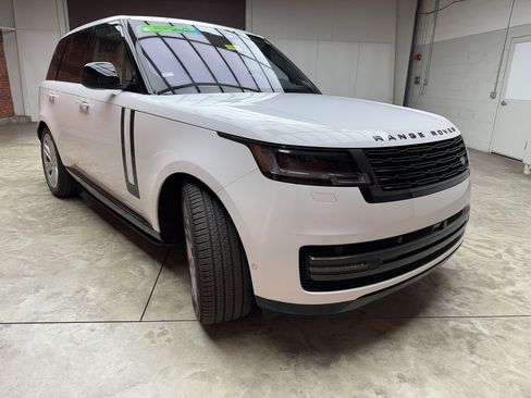 Used 2023 Land Rover Range Rover SE AWD/4WD image 6