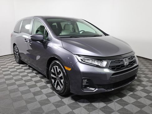Used 2026 Honda Odyssey EX-L image 3