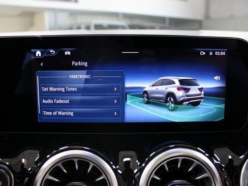 Used 2024 Mercedes-Benz GLA 250 w/ Exclusive Package image 28