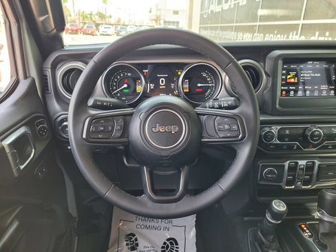 Used 2023 Jeep Wrangler Unlimited AWD/4WD image 19