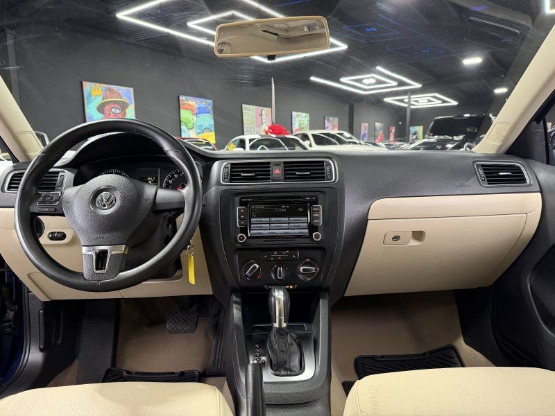 Used 2012 Volkswagen Jetta SE FWD image 14