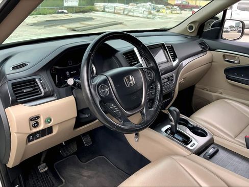Used 2017 Honda Ridgeline RTL image 16