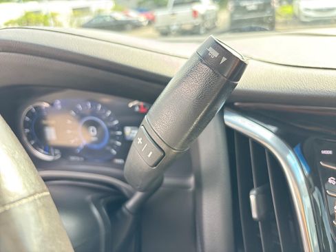 Used 2019 Cadillac Escalade Luxury w/ Escalade Sport Edition AWD/4WD image 23