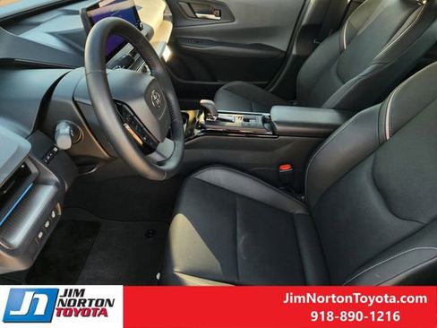 Used 2025 Toyota Prius Limited image 14