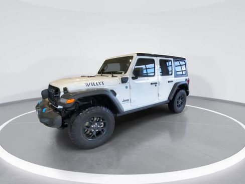 Used 2024 Jeep Wrangler Sport image 4