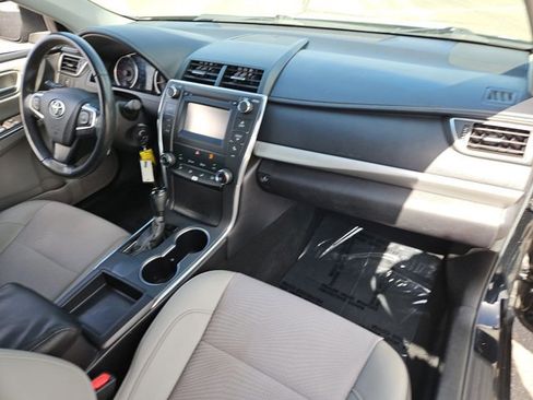 Used 2017 Toyota Camry SE FWD image 25