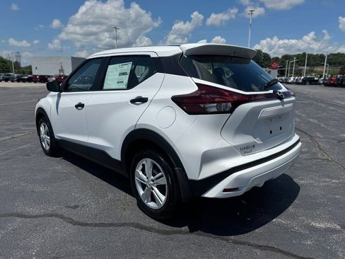 New 2025 Nissan Kicks Play S FWD image 5