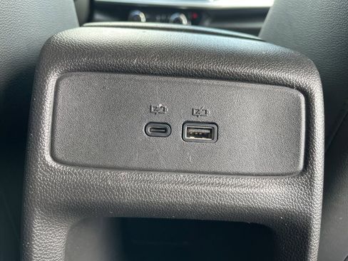Used 2025 Chevrolet Trax LT w/ LT Convenience Package FWD image 35