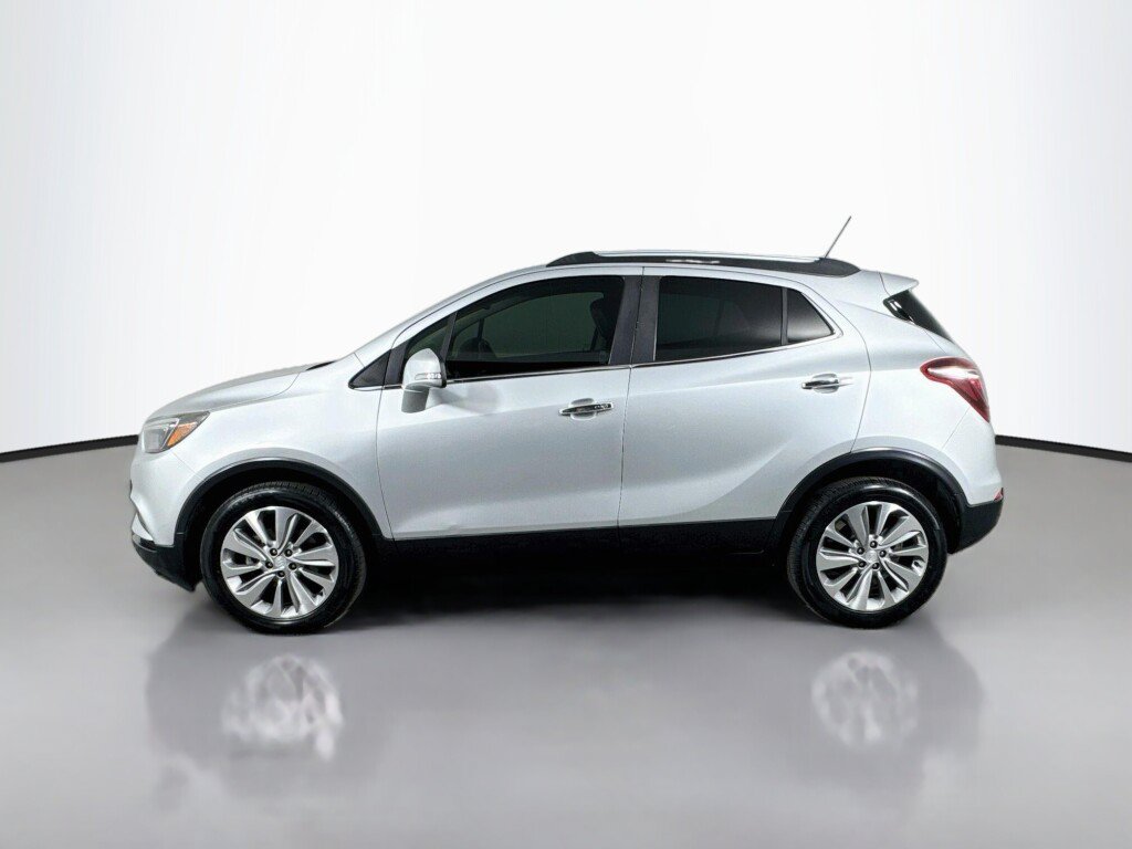 Used 2018 Buick Encore Preferred FWD image 2