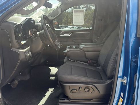 Used 2022 Chevrolet Silverado 1500 LT w/ Protection Package AWD/4WD image 11