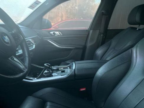 Used 2021 BMW X5 sDrive40i w/ M Sport Package image 2