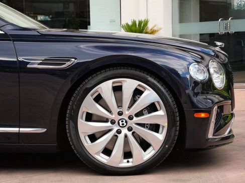 New 2026 Bentley Flying Spur Plug-In Hybrid AWD/4WD image 6