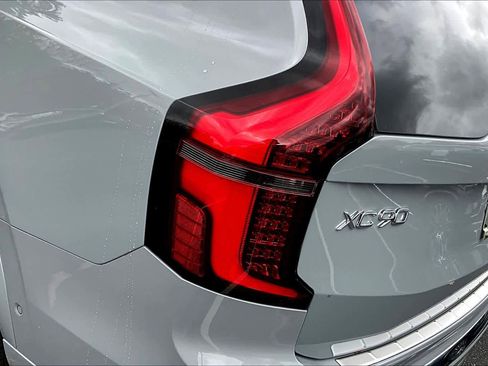 New 2026 Volvo XC90 B6 Plus w/ Protection Package Premier image 5