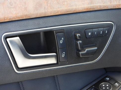 Used 2013 Mercedes-Benz E 350 Luxury image 41