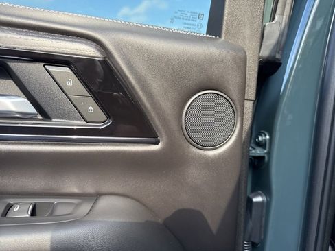 Used 2025 GMC Yukon AT4 Ultimate image 39