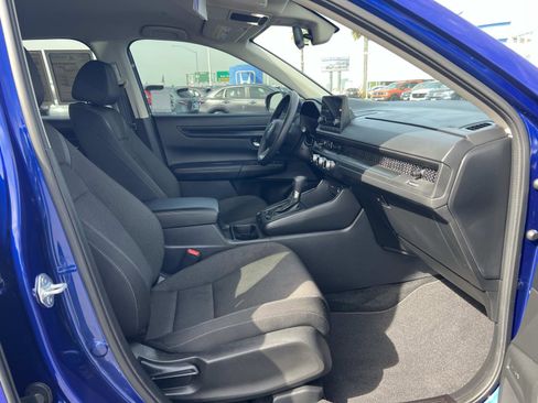 Certified 2025 Honda CR-V LX image 27