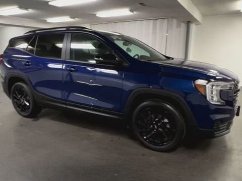 Certified 2023 GMC Terrain SLE w/ Driver Convenience Package image 2