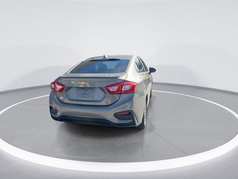 Used 2017 Chevrolet Cruze LT w/ Convenience Package image 8