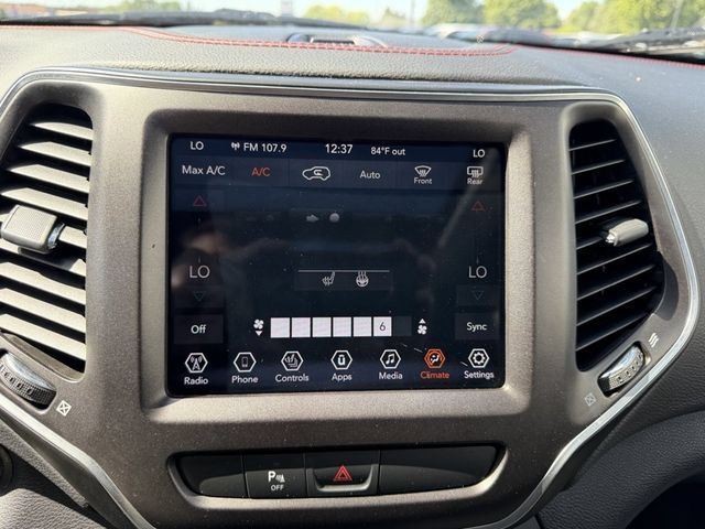 Used 2020 Jeep Cherokee Trailhawk w/ Comfort/Convenience Group AWD/4WD image 22