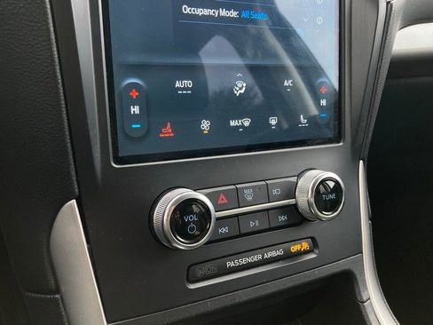 Used 2024 Ford Edge SEL image 25