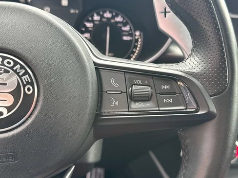 Used 2023 Alfa Romeo Stelvio Veloce AWD/4WD image 37