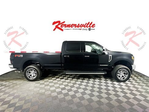 Used 2022 Ford F350 XLT w/ XLT Premium Package image 8