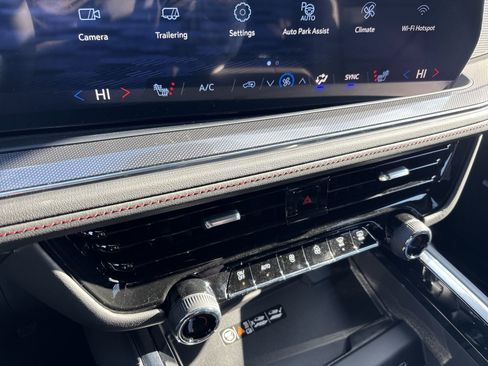 New 2026 Chevrolet Suburban RST image 21