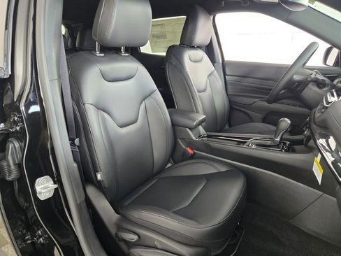 New 2026 Jeep Compass Limited image 17