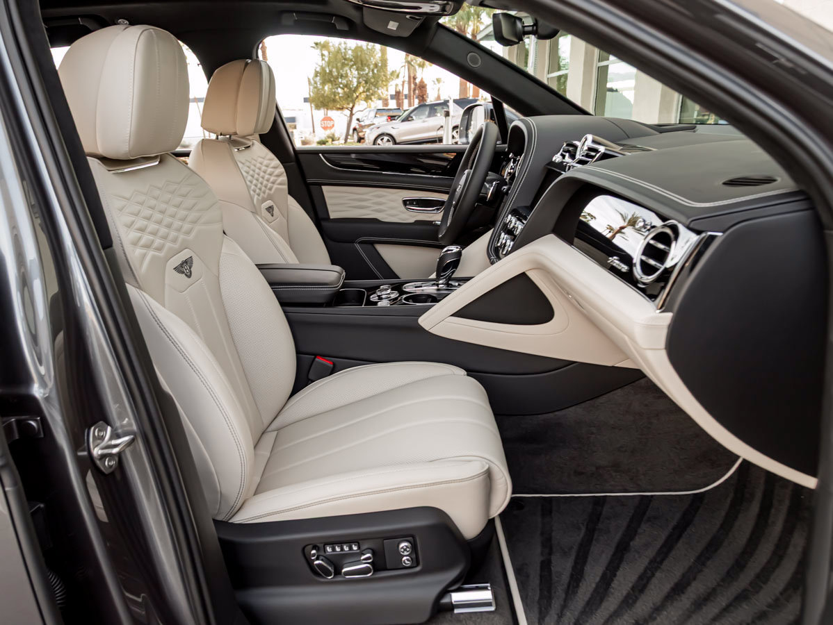 Used 2026 Bentley Bentayga AWD/4WD image 37
