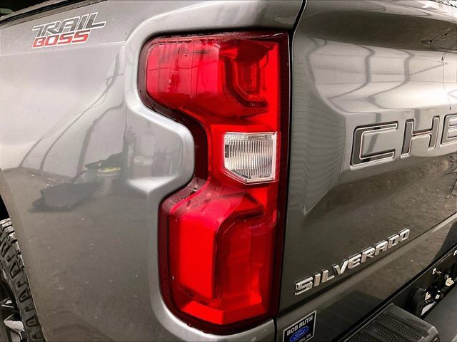 Used 2021 Chevrolet Silverado 1500 LT Trail Boss w/ Convenience Package II AWD/4WD image 28