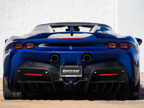Used 2025 Ferrari SF90 Spider image 15