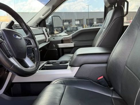 Used 2019 Ford F250 Lariat w/ Lariat Ultimate Package AWD/4WD image 13
