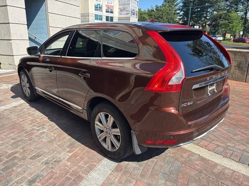 Used 2016 Volvo XC60 T6 w/ Proximity Package AWD/4WD image 5