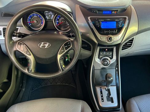 Used 2013 Hyundai Elantra GLS w/ Preferred Pkg FWD image 19