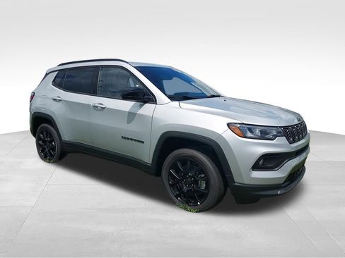 New 2026 Jeep Compass Latitude AWD/4WD image 2