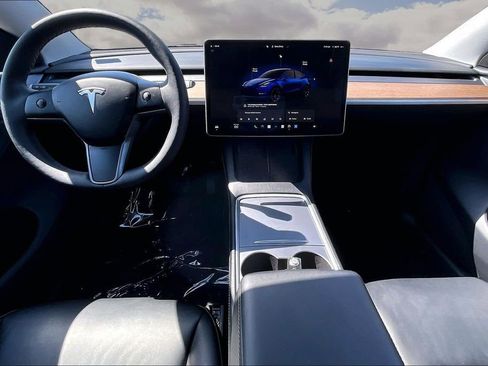 Used 2023 Tesla Model Y Long Range image 7