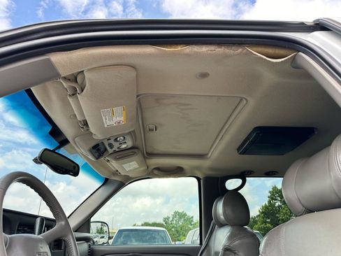 Used 2002 GMC Yukon XL Denali AWD/4WD image 32