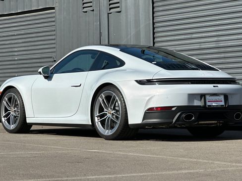 Used 2025 Porsche 911 Carrera image 3