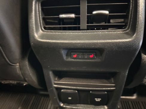 Used 2019 Ford Edge Titanium w/ Equipment Group 301A AWD/4WD image 23