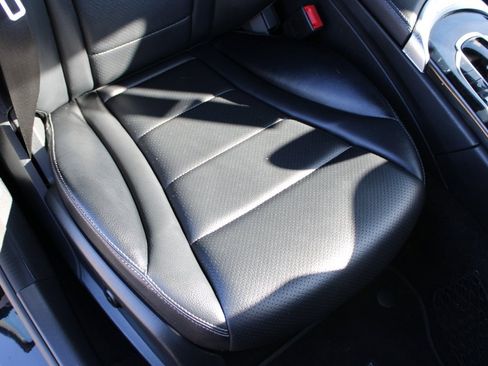 Used 2018 Mercedes-Benz C 300 Sedan image 27