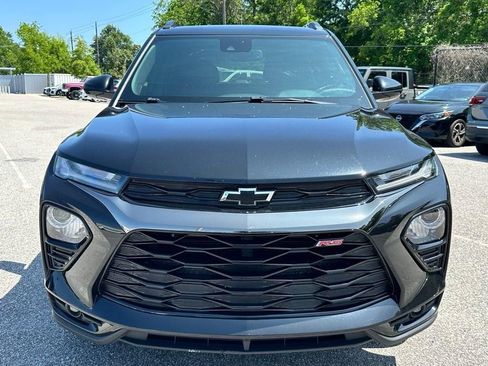 Used 2021 Chevrolet TrailBlazer RS w/ Technology Package FWD image 2