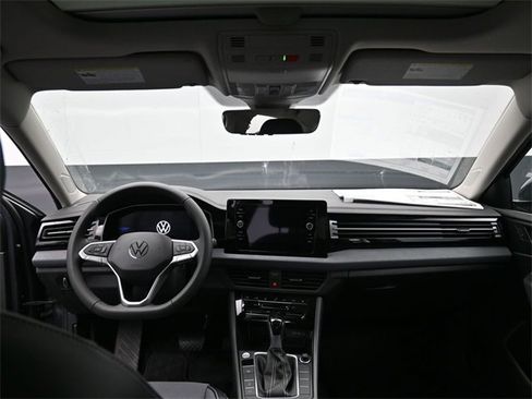New 2026 Volkswagen Jetta SE image 10