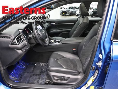 Used 2018 Toyota Camry XSE FWD image 14