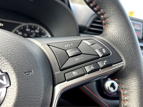 Used 2025 Nissan Versa SR w/ Trunk Package image 18