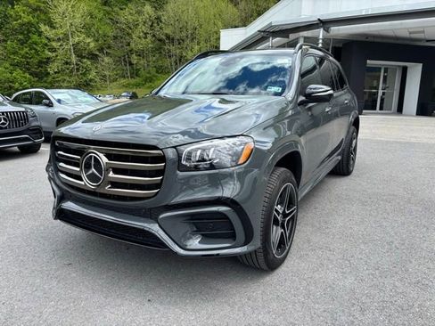 New 2026 Mercedes-Benz GLS 450 4MATIC image 3
