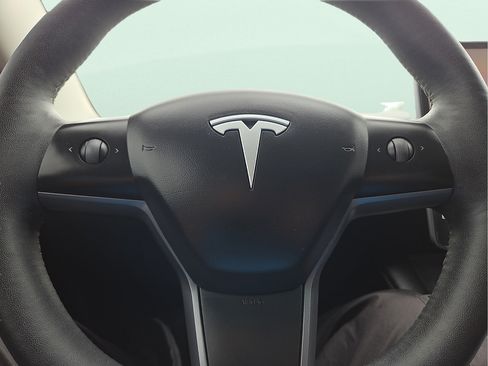 Used 2023 Tesla Model 3 Standard Range RWD image 19