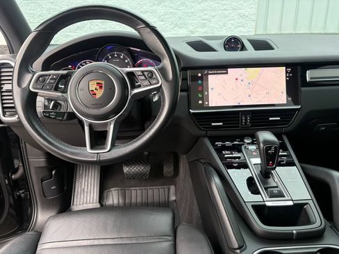 Used 2023 Porsche Cayenne Platinum Edition AWD/4WD image 36