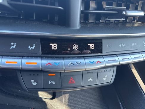 Used 2023 Cadillac CT5 Luxury w/ Sun And Sound Package image 19